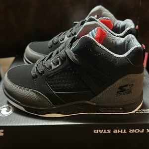 *FINAL* STARTER HOOK SHOT BASKETBALL SNEAKERS: BLACK/GRAY: NWT: TODDLER SIZE 12